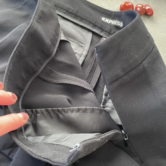 EXPRESS Black Shorts ~ size 2 🖤 ~ NEVER WORN! - Picture 3 of 7
